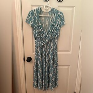 Leota Midi Dress, knee length. Light blue geometric print. Small.